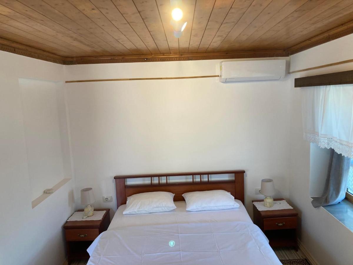 Sokaku I Te Marreve Guesthouse Gjirokastër Buitenkant foto