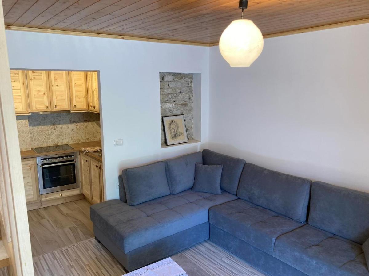 Sokaku I Te Marreve Guesthouse Gjirokastër Buitenkant foto