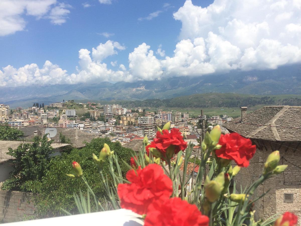 Sokaku I Te Marreve Guesthouse Gjirokastër Buitenkant foto
