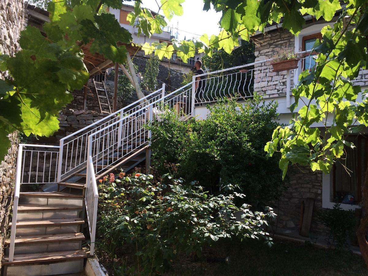 Sokaku I Te Marreve Guesthouse Gjirokastër Buitenkant foto